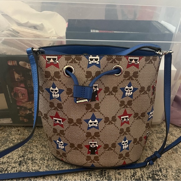 Karl Lagerfeld Handbags - Karl Lagerfeld Paris, EUC
Bucket bag